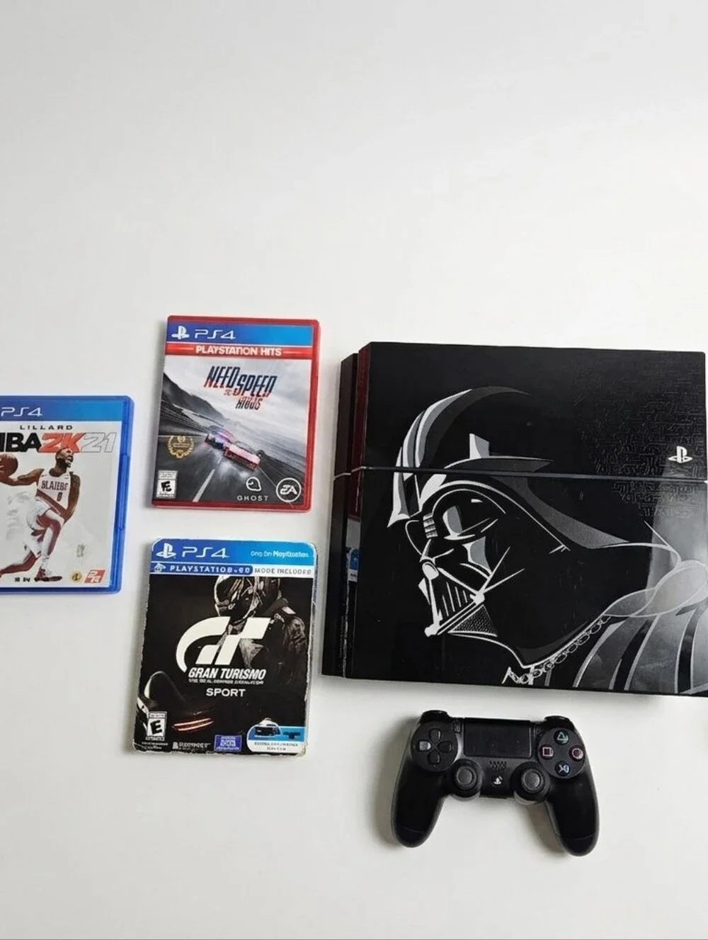 Sony PlayStation 4 Star Wars Darth Vader Limited Edition Bundle